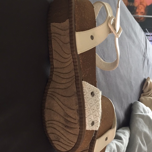 Size 7 - Picture 3 of 4